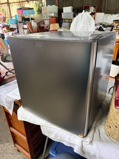 エーステージ1ドア冷凍庫 32L 直冷式 シルバー（両開き対応） AS-F32SL-100 [32L /1ドア /右開き/左開き付け替