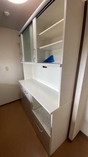 【値下げ交渉OK】木製レトロ食器棚 キッチン収納 急募・格安】キッチンカウンター / 食器棚（値下げ交渉OK・お引き取り