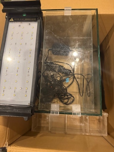 水槽セット（横30×奥20×高25）LEDライト・ガラス蓋・付属品付き