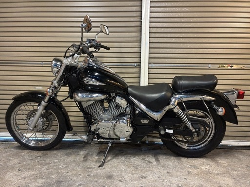 スズキ　イントルーダー250LC 配送可能　支払いは現金or振り込みも可能