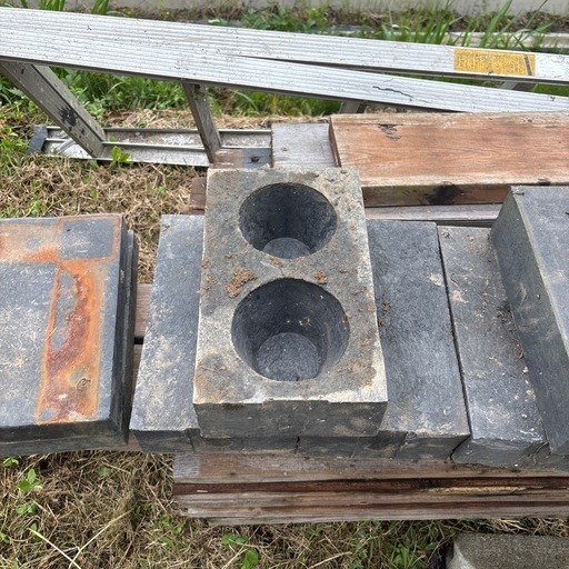 プラスチックブロック　ハウス基礎用　
90×10個　45×2個 
