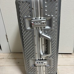 スーツケースの画像