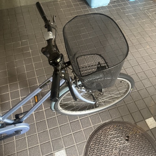 大人用自転車　26インタ　ギアなし、鍵付き、ライト付き、ブルー