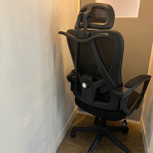 Comfora　オフィスチェア リクライニング  収納式フットレスト ハンガー付き