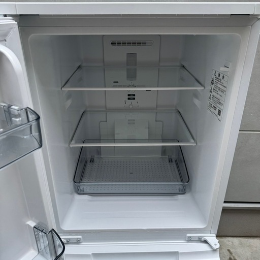846⭐️2022年製美品★シャープ　冷蔵庫　右、左開き　自動霜取り　一人暮らし 682⭐️2022年製美品☆シャープ 冷蔵庫 右、左開き 自動霜取り 