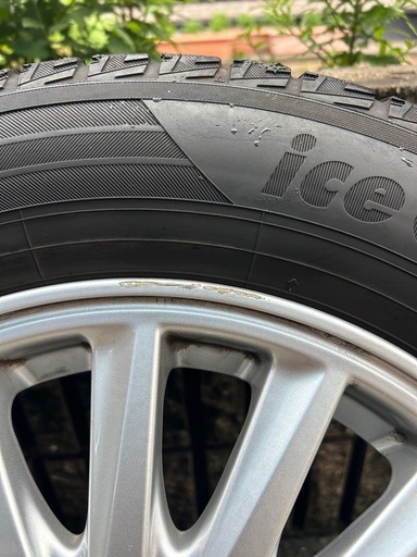 中古スタッドレスタイヤ4本。⚫︎ヨコハマise GUARD i G50 PLUS 195