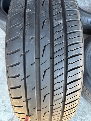 バリ溝225/55r18 22年製 (j) 大中山のタイヤ、ホイールの中古あげます