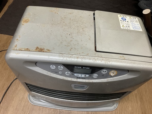 コロナ石油ファンヒーター (ゴリ) おもろまちの季節、空調家電《オイル 