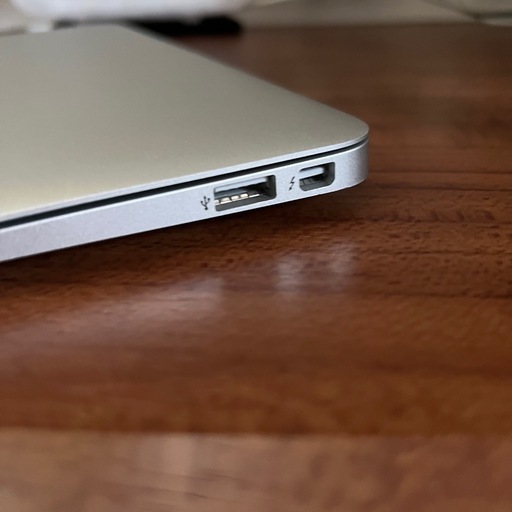 水曜日まで値下げ中！MacBook  Air 11inch Mid2012