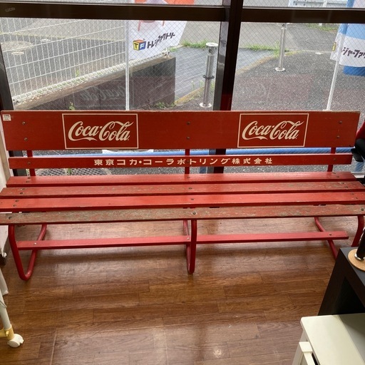 Coca Colaのベンチを入荷しました！！