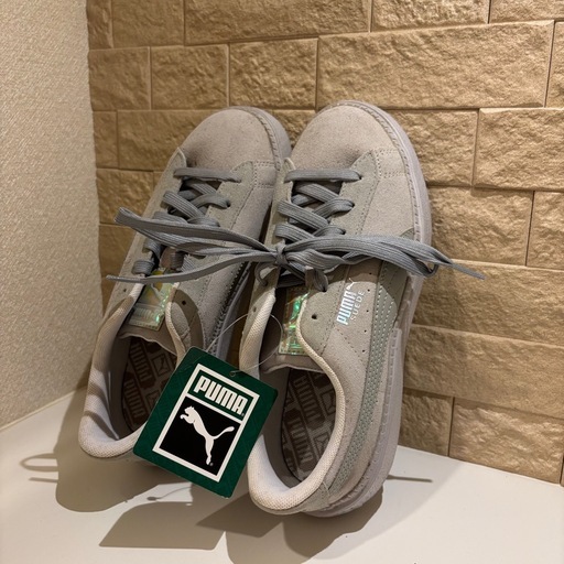 タグ付き　23.5cm　PUMA スニーカー