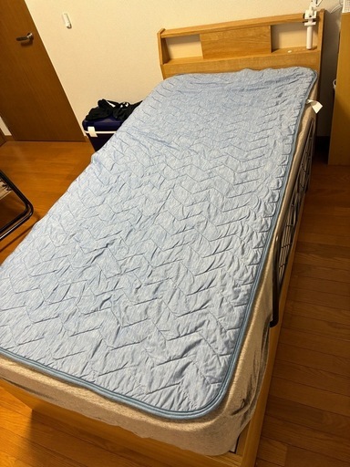 【配達要相談】シングル　ベッドフレーム　のみ