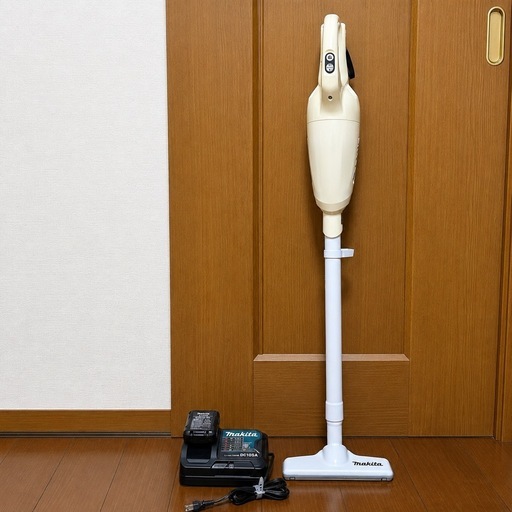 マキタ 充電式クリーナー 10.8V バッテリー・充電器付き 動作確認済み