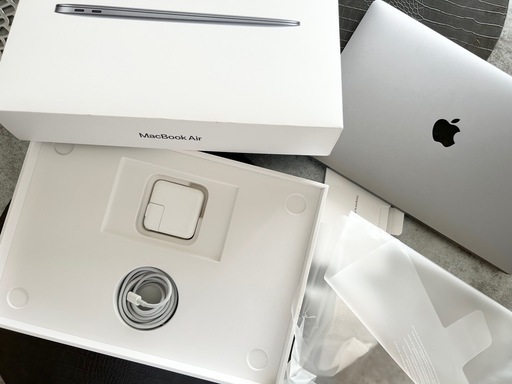 【箱・ケーブル付】美品MacBook Air 13インチ
