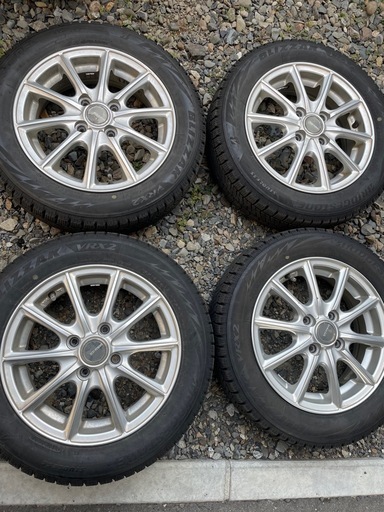ブリヂストンVRX2冬タイヤ155/65/14アルミホイール付き。軽自動車バリ