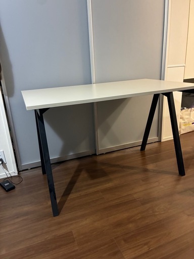 【値下げしました】美品　配送可　IKEA TROTTEN（トロッテン）デスク 120×70cm ホワイト/チャコール 美品
