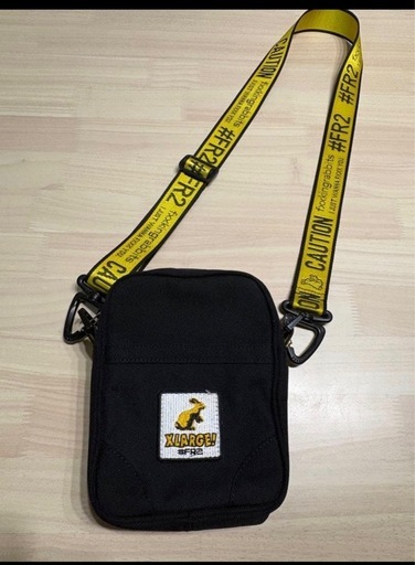 XLARGE × FR2 コラボショルダーバッグ