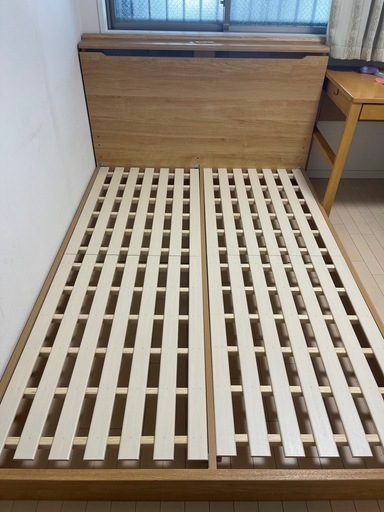 【美品】ニトリ ダブルベッドフレーム（140×210cm）すのこ・棚・照明・2口コンセント付き