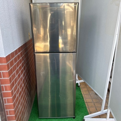 2022年製 SHARP 225L 冷蔵庫 SJ-D23J-S 0708