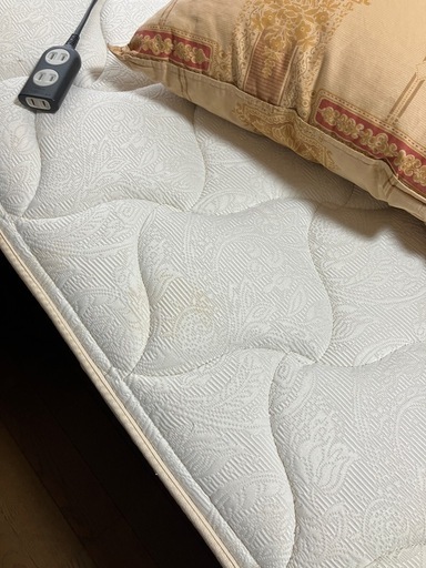 ダブルベット、マットレス、羽毛布団セット