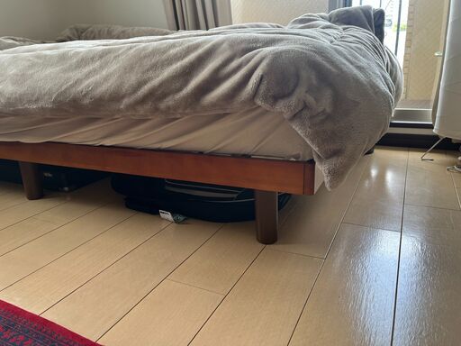 ニトリのセミダブル 脚付きヘッドレスすのこベッドフレーム　