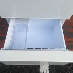 AQUA アクア 3ドア ノンフロン冷凍冷蔵庫 272L 右開き AQR-27K(W 