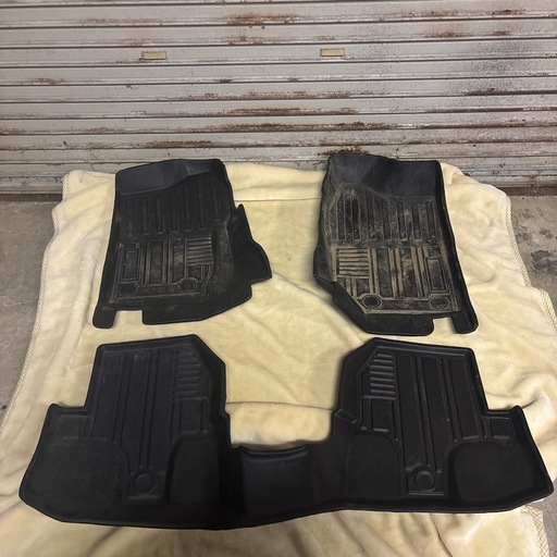 ジムニーJB23W  マニュアル車用立体フロアマット