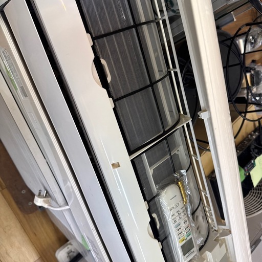 ダイキンエアコンF563ATEP-W 5.6kw 200v 2023年現物は段原店 (中新蔵 