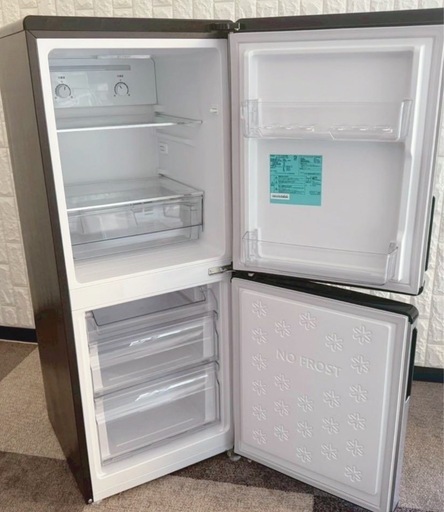 (送料無料) 2023年 極美品 148L 冷蔵庫 2年使用 オシャレ感溢れるステンレス製ドア ⑧