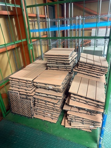 【大量まとめ売り】木粉樹脂ジョイントパネル 30×30cm ブラウン ベランダ・ウッドデッキ用