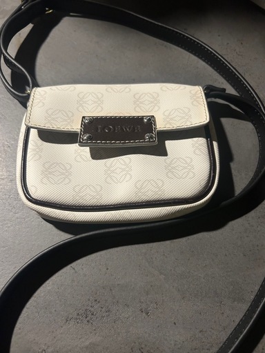 【定価10万円】ほぼ新品　LOEWE  ロエベ　ショルダーバッグ