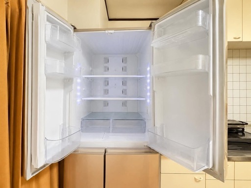 Refrigerator & Freezer