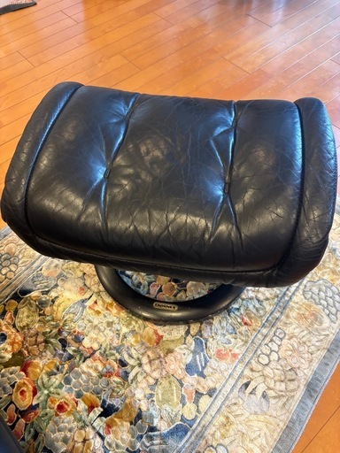 現金払い　EKORNES（エコーネス）ロイヤルシリーズ リクライニングチェア ＆ JABカーペット