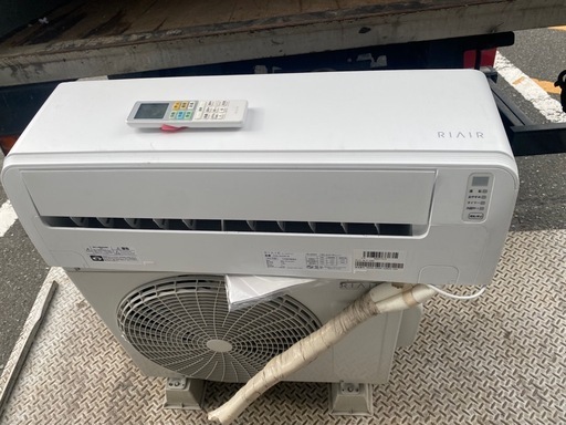 取付工事込み金額  RIAIR YHA-S22M-W ヤマダオリジナル リエア エアコン 2022年モデル 主に6畳用 ホワイトYHA