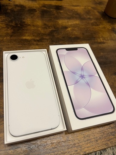 残積なし　iPhone17e 256GB ホワイト 新品 SIMフリー　ガラスフィルム付き