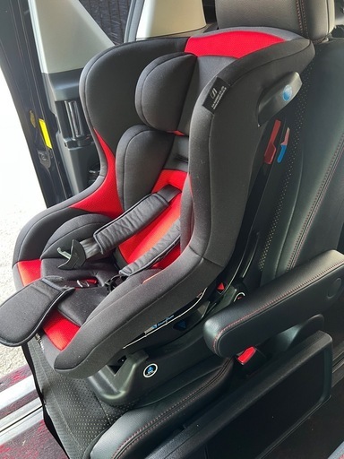 【美品・現役】マムズキャリー チャイルドシート（シートベルト式・軽自動車にもおすすめ）