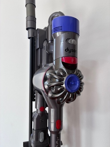 Dyson V8 fluffy+ スティッククリーナー