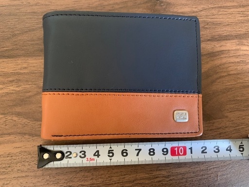 新品 ビラボン 2つ折り財布