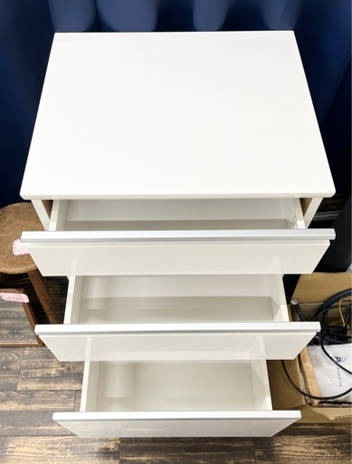【中古品】鏡面仕上げ 3段 チェスト 収納家具 衣類収納 キッチン収納 食器棚　大容量 ホワイト