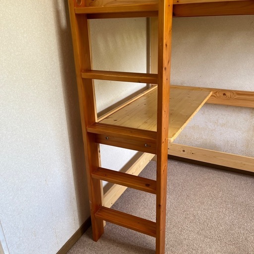 デスク付きロフトベッド　シングル　
すのこ　はしご　ライト付き