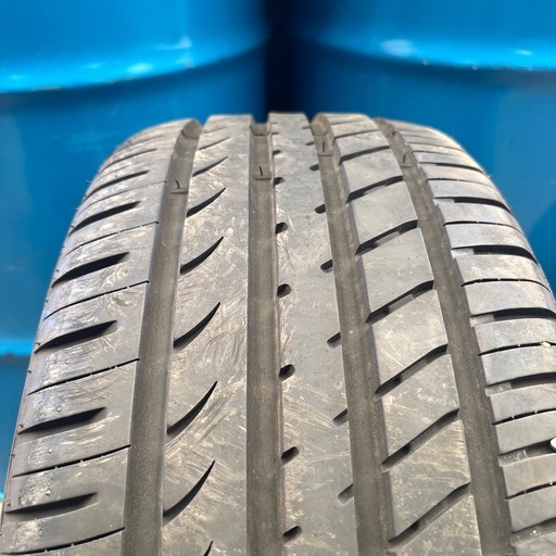 225/40ZR18 92Y