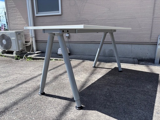 事務所・店舗用品★ディスプレイテーブル ❷台（幅1200㎜×高600-900㎜×奥600㎜）高さ可変