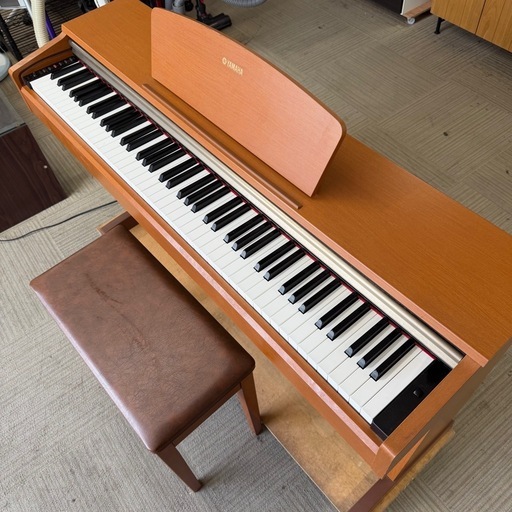【超美品‼️】ヤマハ 88鍵盤 電子ピアノ アリウス キーボード デジタルピアノ 椅子付き ニューチェリー調♪