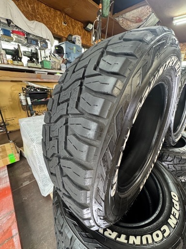 ハイエースタイヤ215/65 R16