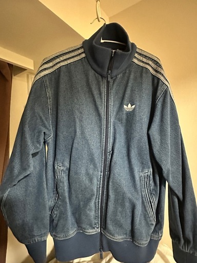 adidas パーカー