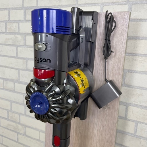 ダイソン V8 Fluffy SV10 コードレス掃除機 収納スタンド付き