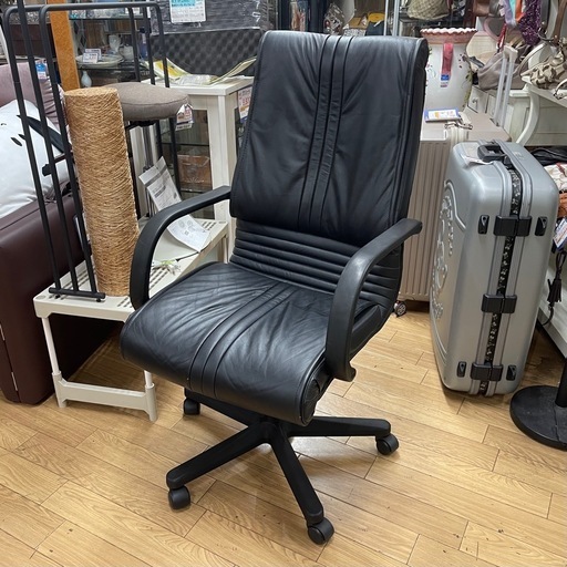 肘置き付きレザーチェア ハイバック 使用感あり  中古