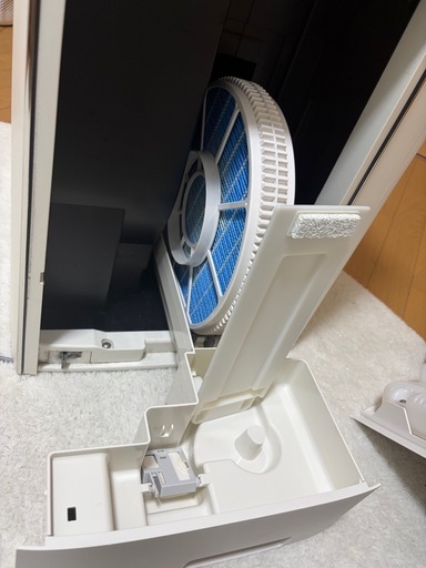定価6万です。SHARP 加湿空気清浄機 KI-RX100-W