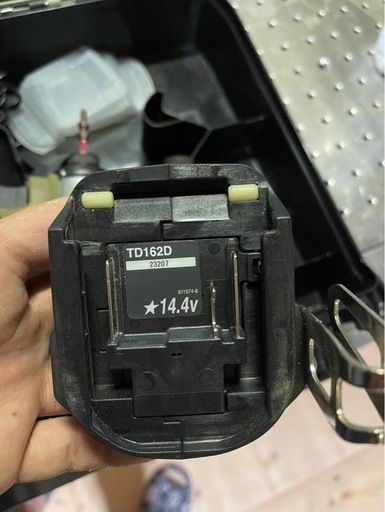 マキタインパクトTD162D  14.4v