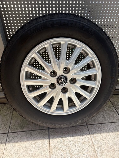 トヨタ純正のアルミホイールとスタッドレスタイヤ（ICE ESPORTE）の4本セット195/65R15 トヨタ純正 アルミホイール 15インチ 195/65R15 スタッドレスタイヤ 4 